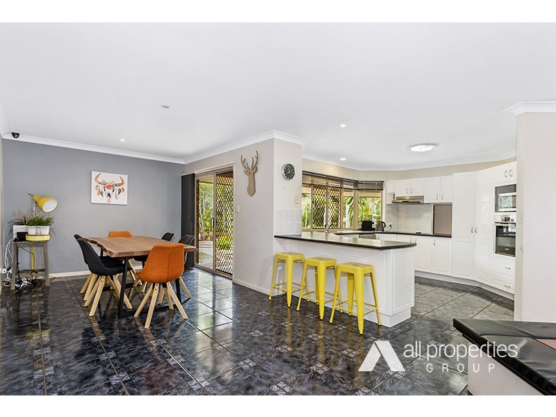 6 Calluna Court, Regents Park QLD 4118