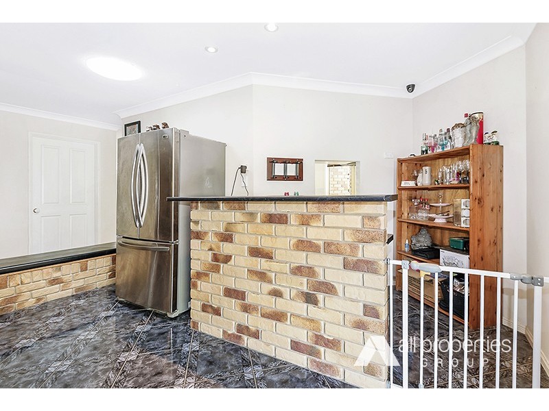 6 Calluna Court, Regents Park QLD 4118