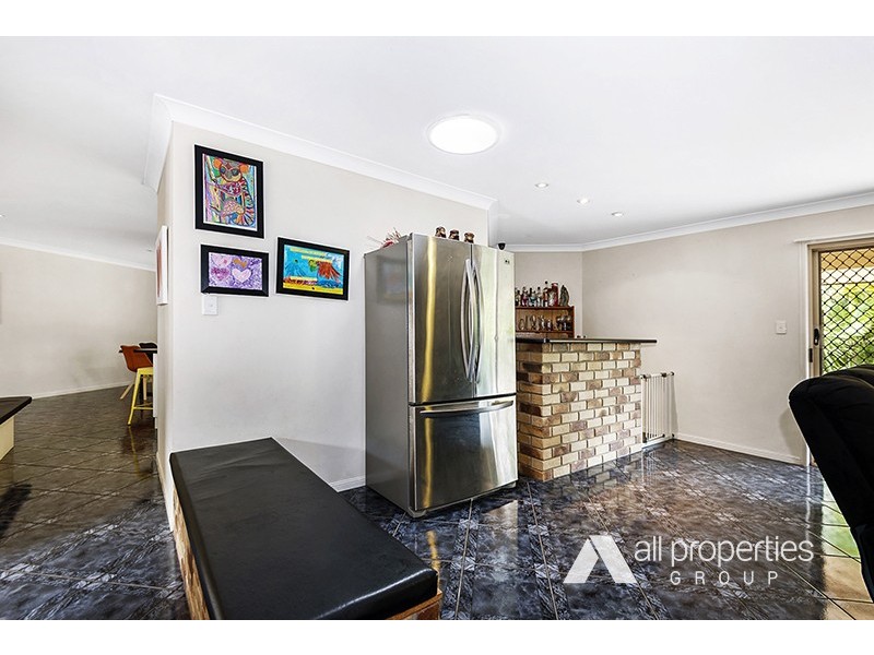 6 Calluna Court, Regents Park QLD 4118