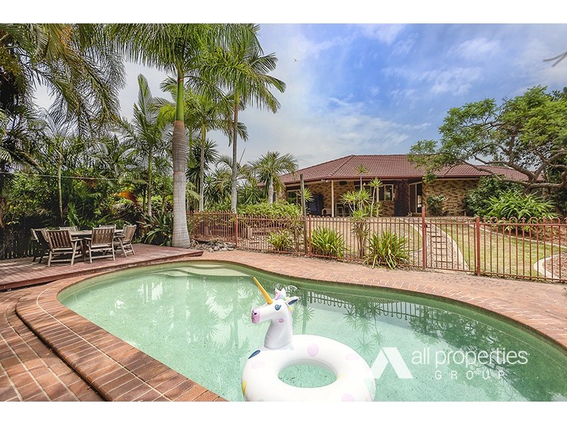 6 Calluna Court, Regents Park QLD 4118