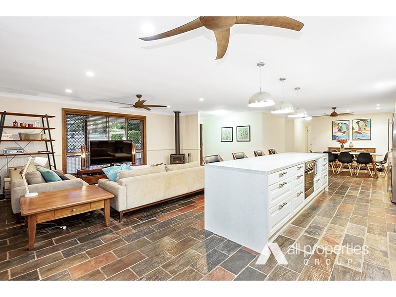 182 Merluna Road, Park Ridge South QLD 4125
