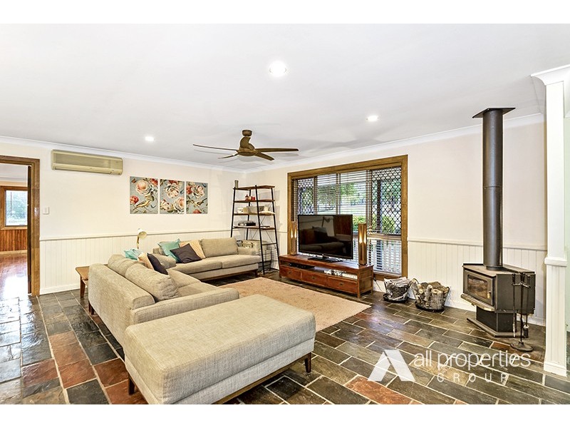 182 Merluna Road, Park Ridge South QLD 4125