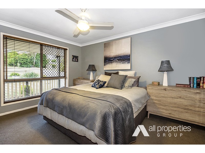 182 Merluna Road, Park Ridge South QLD 4125