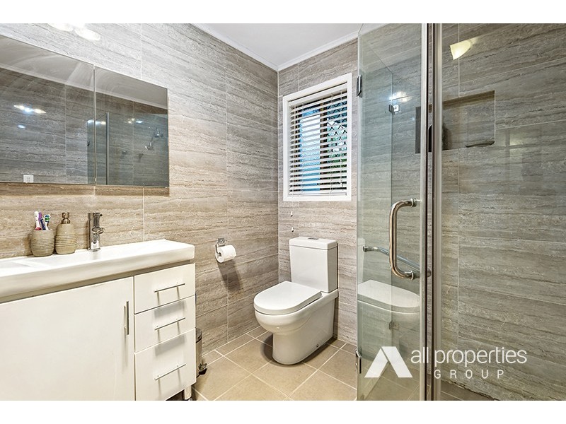 182 Merluna Road, Park Ridge South QLD 4125