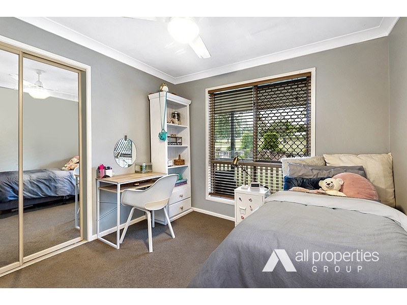 182 Merluna Road, Park Ridge South QLD 4125
