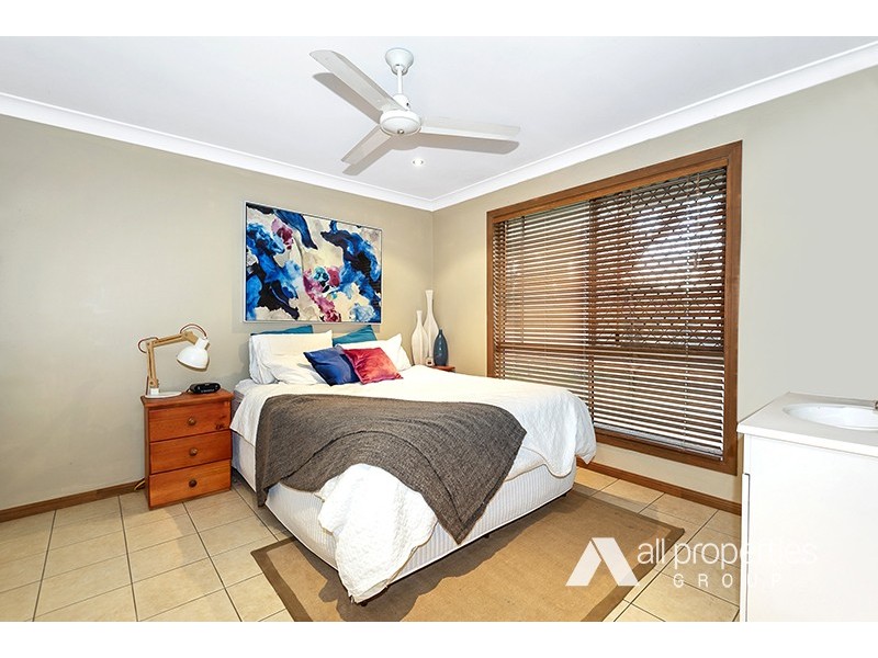 182 Merluna Road, Park Ridge South QLD 4125