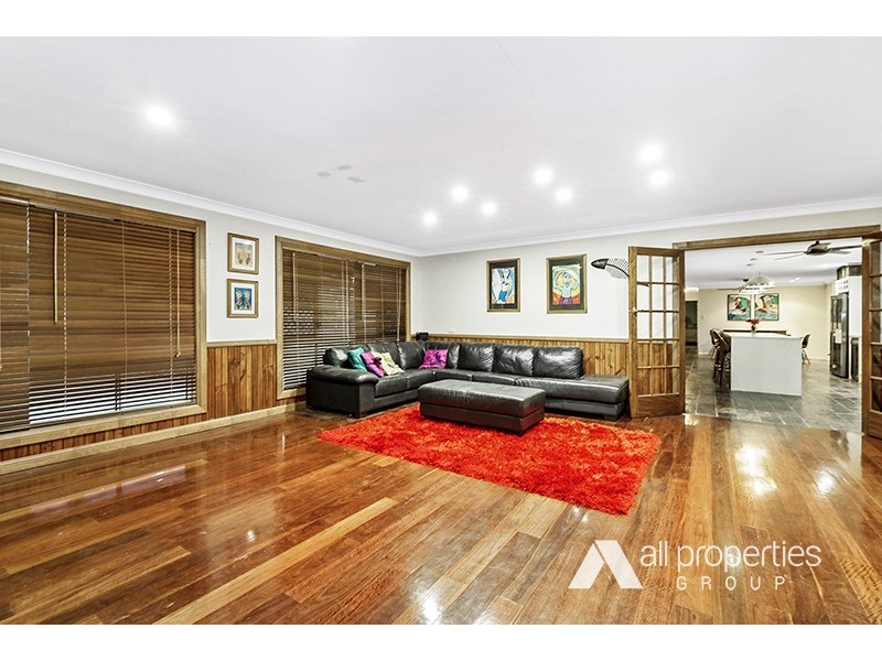182 Merluna Road, Park Ridge South QLD 4125