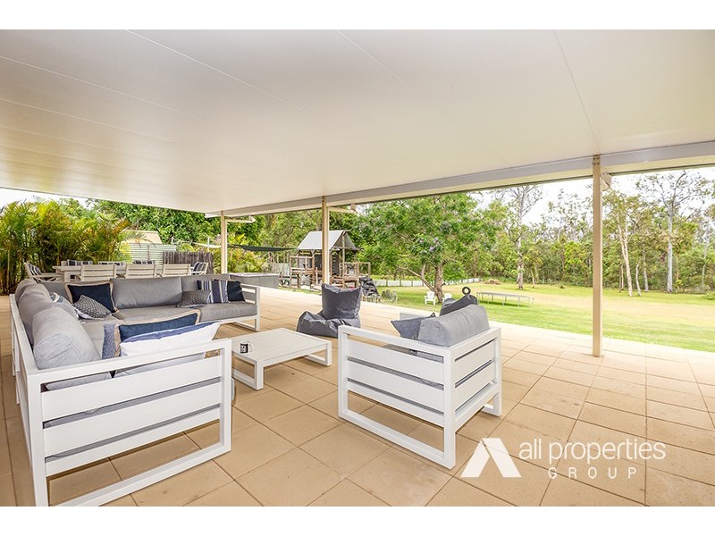 182 Merluna Road, Park Ridge South QLD 4125