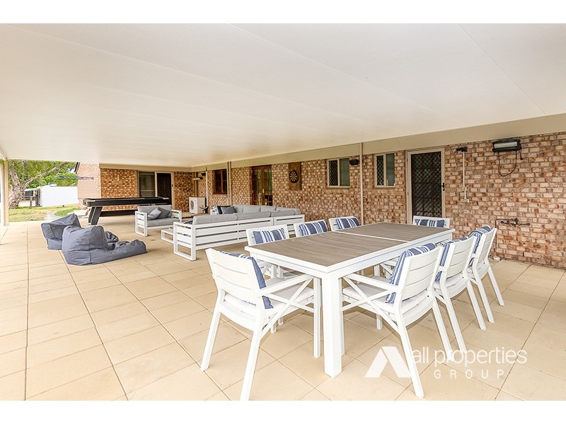 182 Merluna Road, Park Ridge South QLD 4125