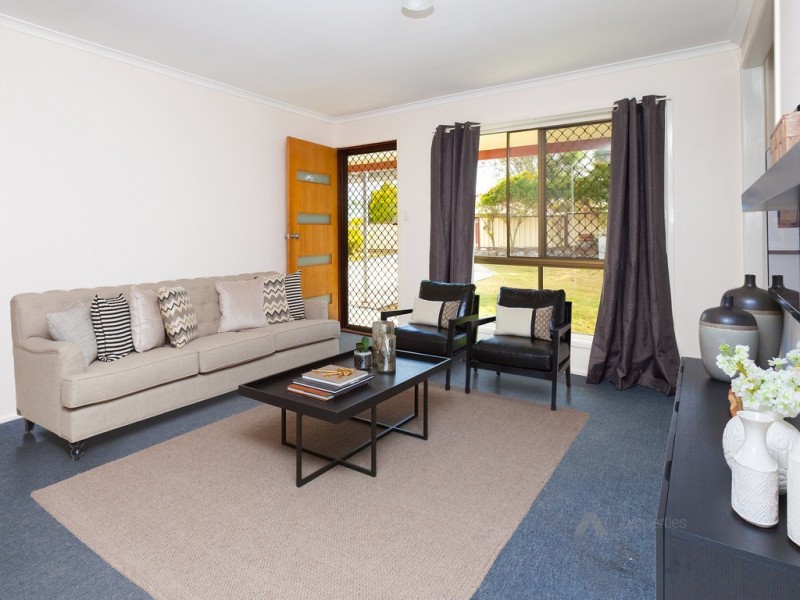 26 Newburn Street, Hillcrest QLD 4118