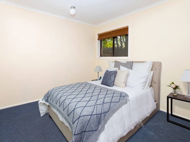 26 Newburn Street, Hillcrest QLD 4118