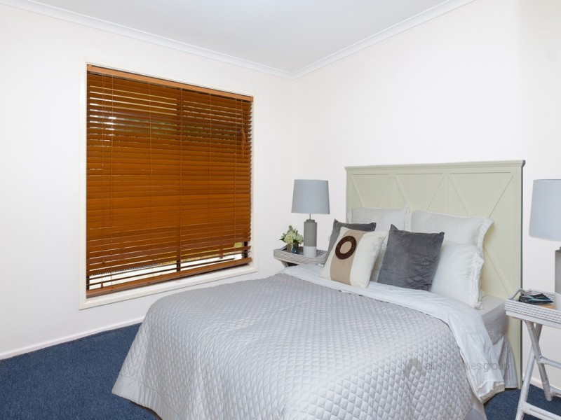 26 Newburn Street, Hillcrest QLD 4118
