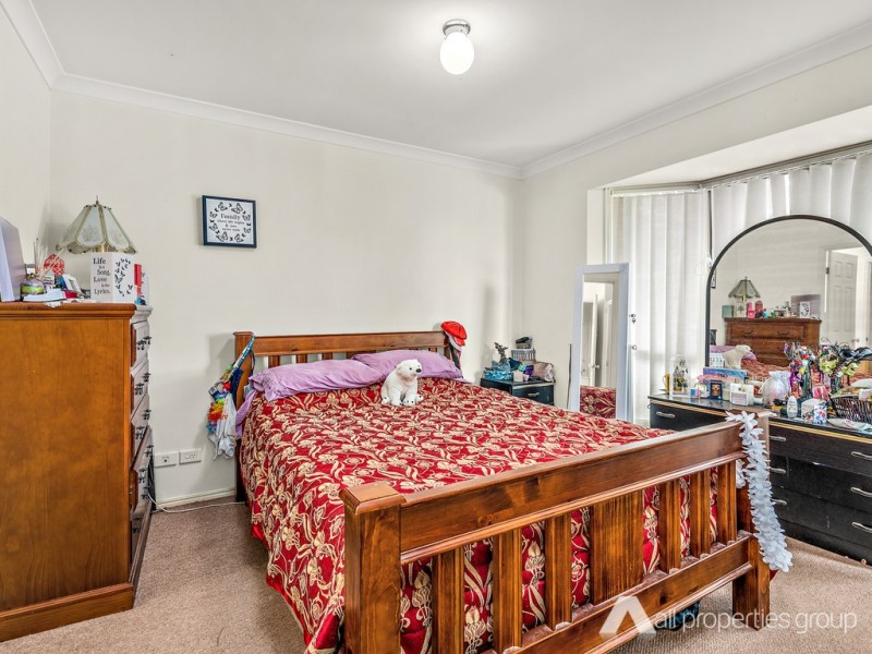 20 Robert South Drive, Crestmead QLD 4132