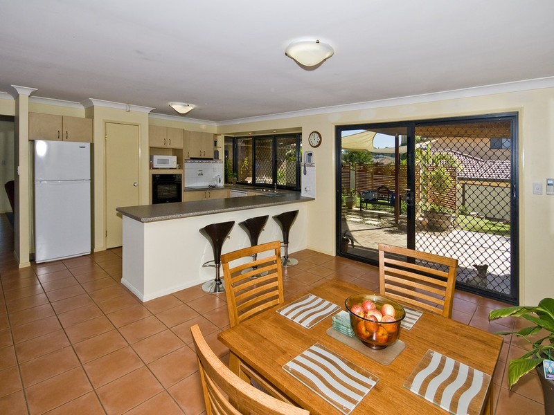 14 Dampier Cres, Drewvale QLD 4116