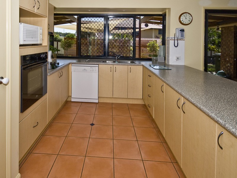 14 Dampier Cres, Drewvale QLD 4116
