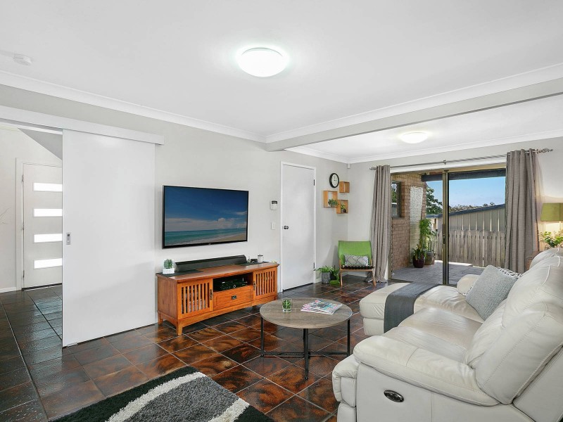 2 Brochet St, Mansfield QLD 4122