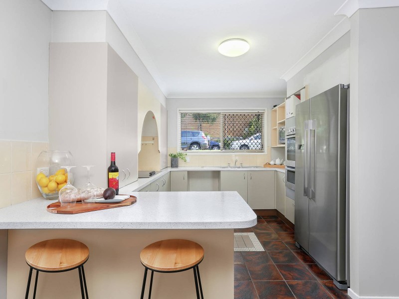 2 Brochet St, Mansfield QLD 4122
