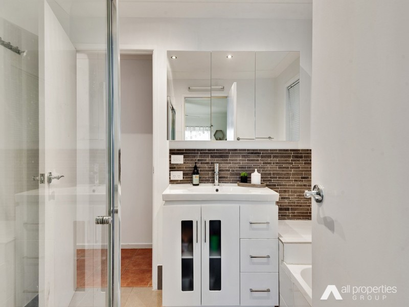 15 Tasman Court, Boronia Heights QLD 4124