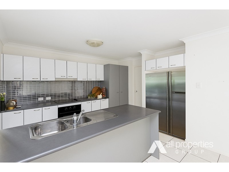 11 DELAFORCE STREET, Regents Park QLD 4118