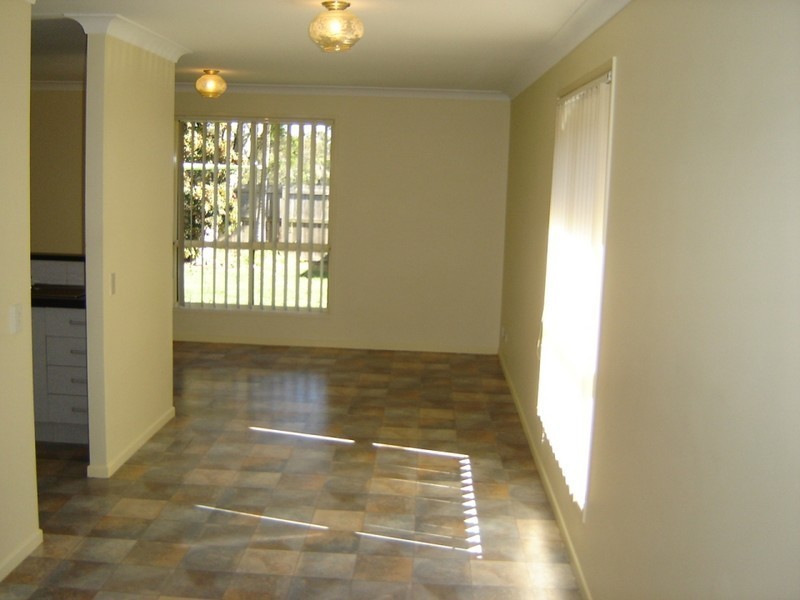 35  Westwood Drive, Hillcrest QLD 4118