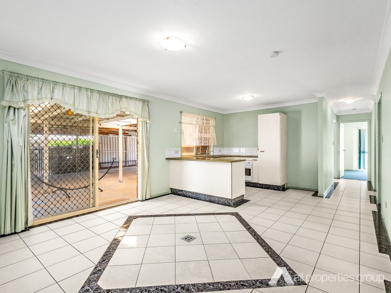 16 Lorraine St, Crestmead QLD 4132