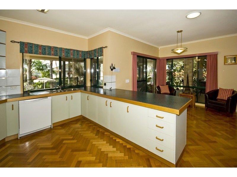 9 Petunia Close, Calamvale QLD 4116