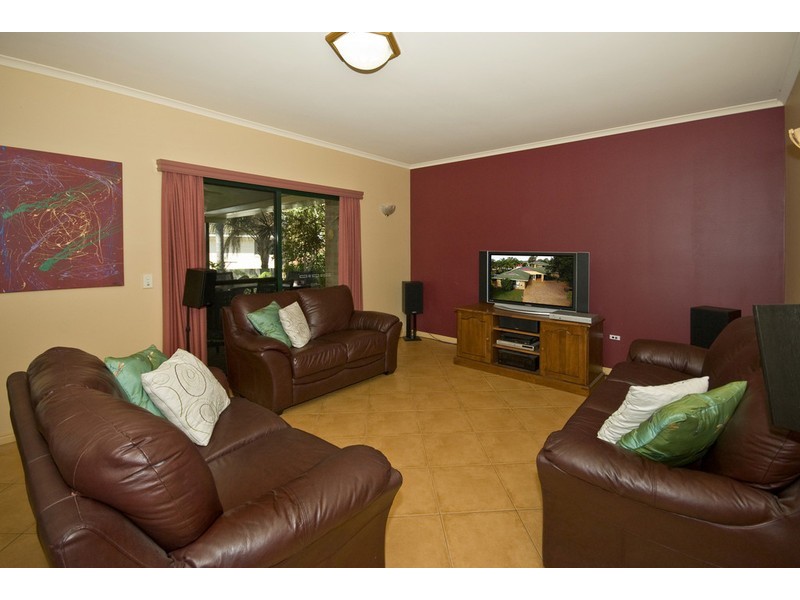 9 Petunia Close, Calamvale QLD 4116