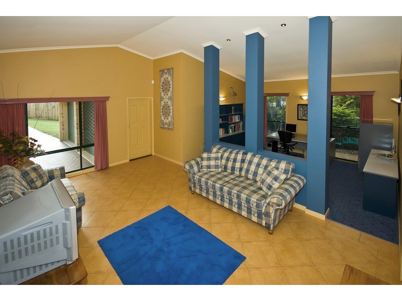 9 Petunia Close, Calamvale QLD 4116