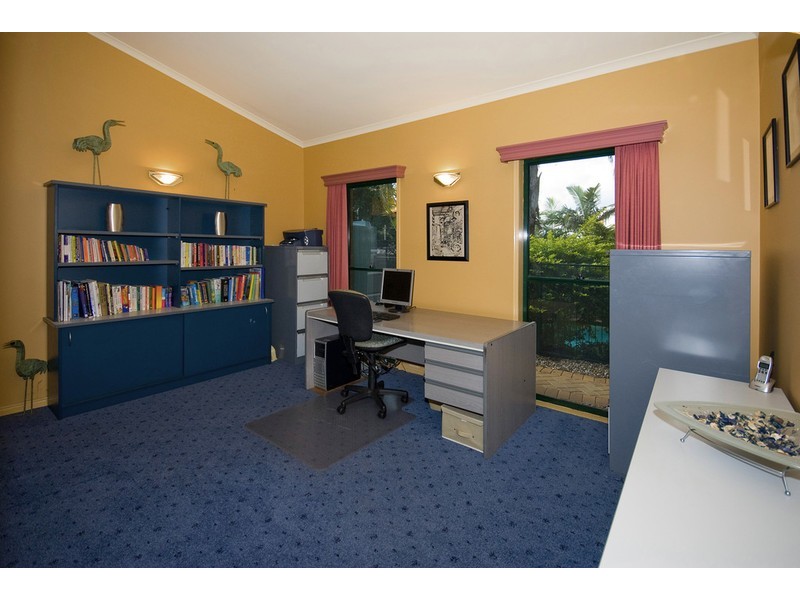 9 Petunia Close, Calamvale QLD 4116