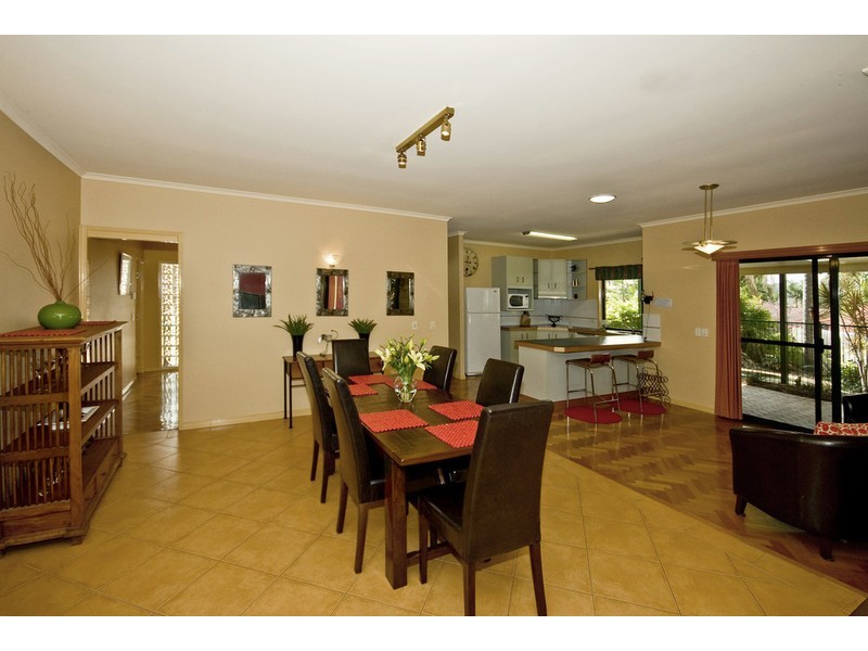 9 Petunia Close, Calamvale QLD 4116