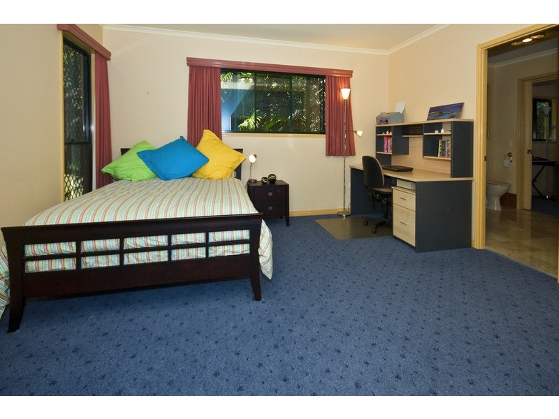 9 Petunia Close, Calamvale QLD 4116