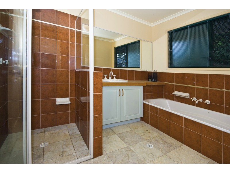 9 Petunia Close, Calamvale QLD 4116