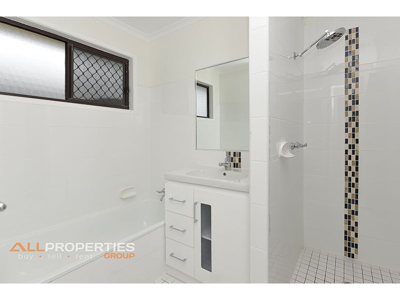 9 Wentworth Tce, Boronia Heights QLD 4124