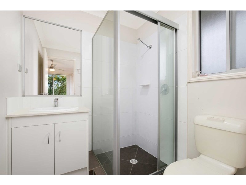 31 CHARLTON PLACE, Regents Park QLD 4118