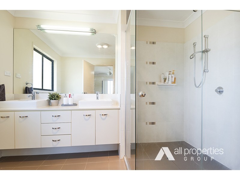 15 Callistemon St, Heathwood QLD 4110