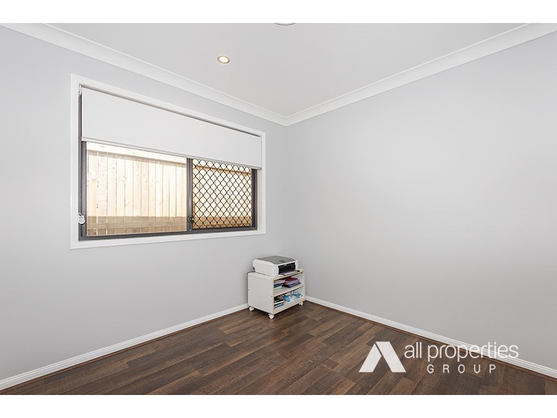 36 Stradbroke Crescent, Springfield Lakes QLD 4300