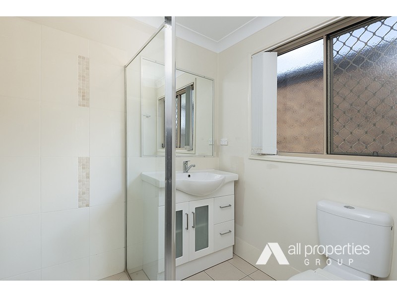 70 Steelwood Street, Heathwood QLD 4110