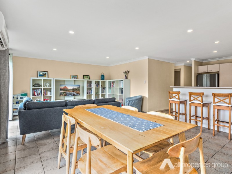 27 Settlers Circuit, Forest Lake QLD 4078