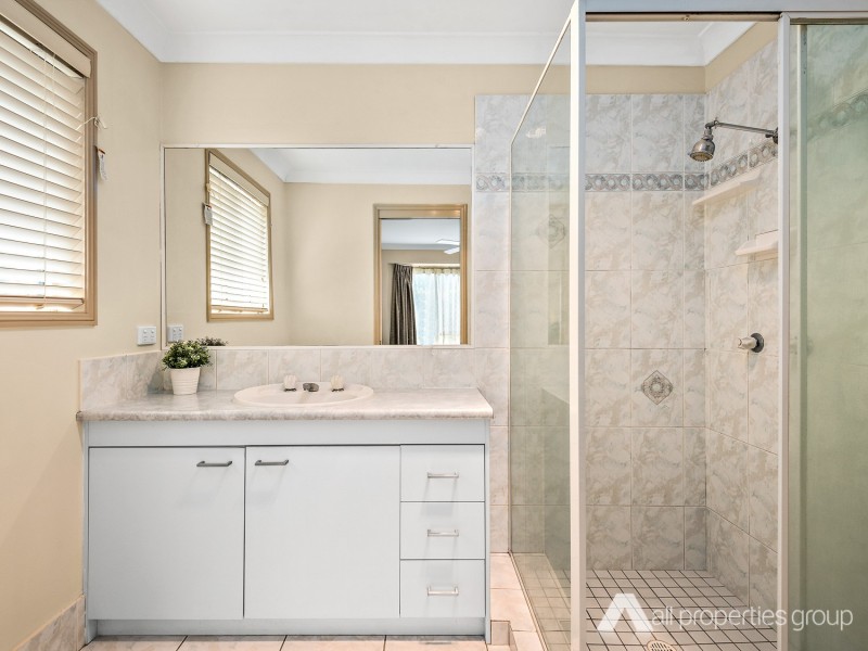 27 Settlers Circuit, Forest Lake QLD 4078