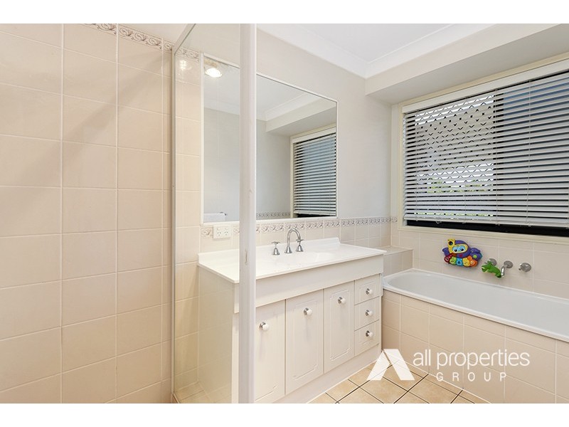 24 Daintree Drive, Parkinson QLD 4115