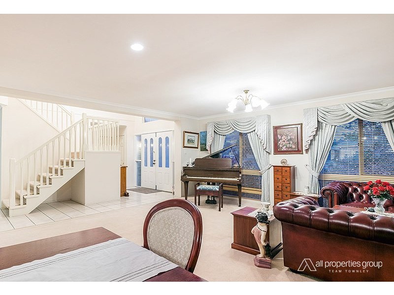 15 Aspen Crescent, Parkinson QLD 4115