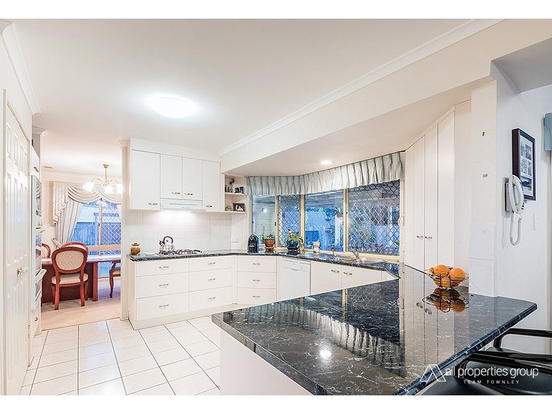 15 Aspen Crescent, Parkinson QLD 4115