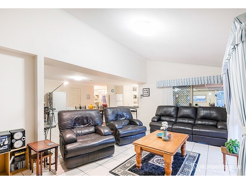 15 Aspen Crescent, Parkinson QLD 4115