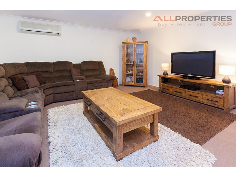 70 Dampier Cres, Drewvale QLD 4116