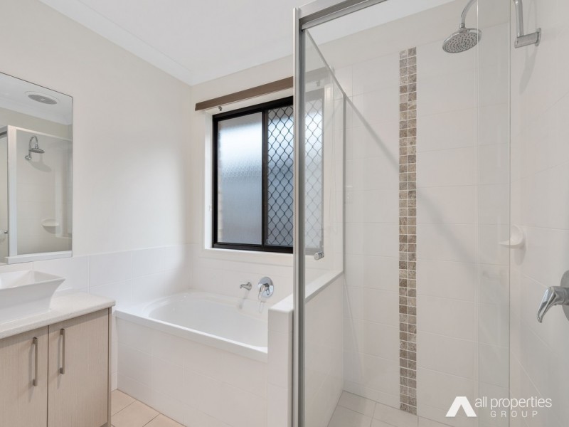 2/2 Sam Place, Thornlands QLD 4164