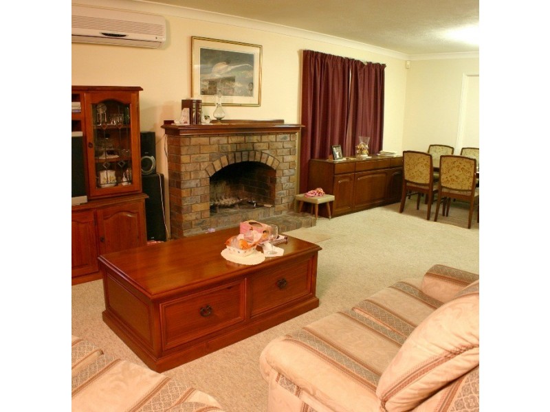 25 Arbour Way, Regents Park QLD 4118