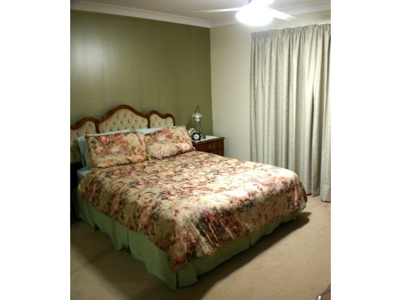 25 Arbour Way, Regents Park QLD 4118
