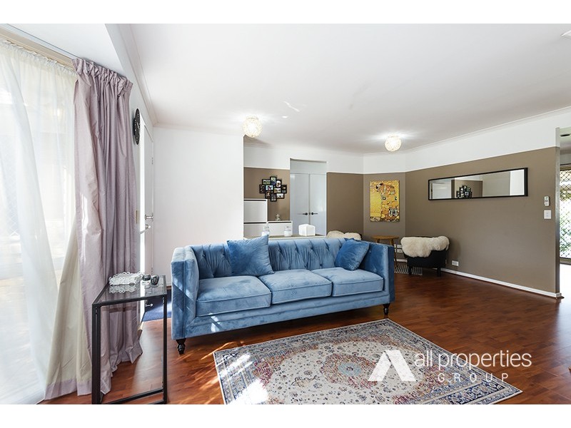 13 Sundowner St, Regents Park QLD 4118