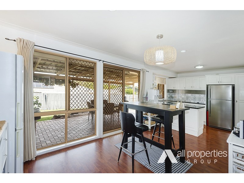 13 Sundowner St, Regents Park QLD 4118