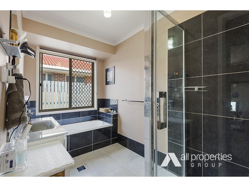 13 Sundowner St, Regents Park QLD 4118